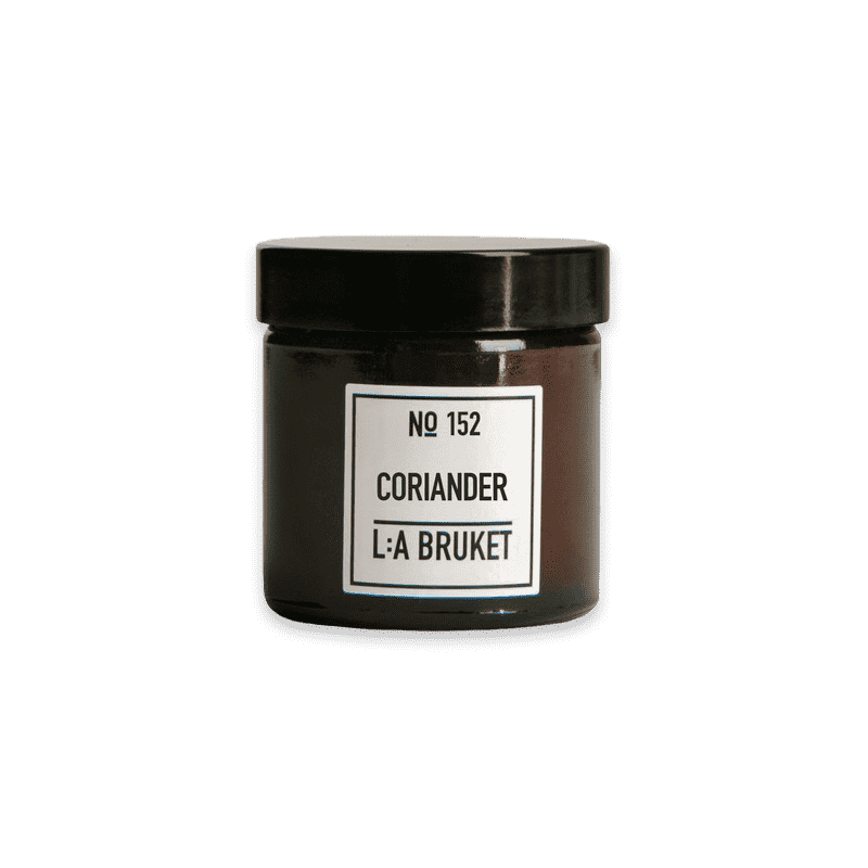 Braunes Glas mit schwarzem Deckel, Duftkerze 'Coriander' von L:A Bruket, Produktnummer 152.